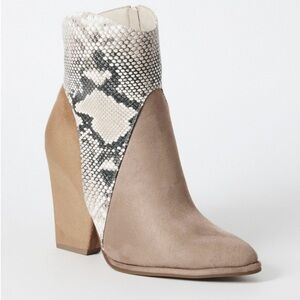 JustFab Britta Western Bootie (Size 7.5)